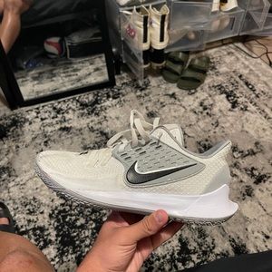 Kyrie 2 Low
